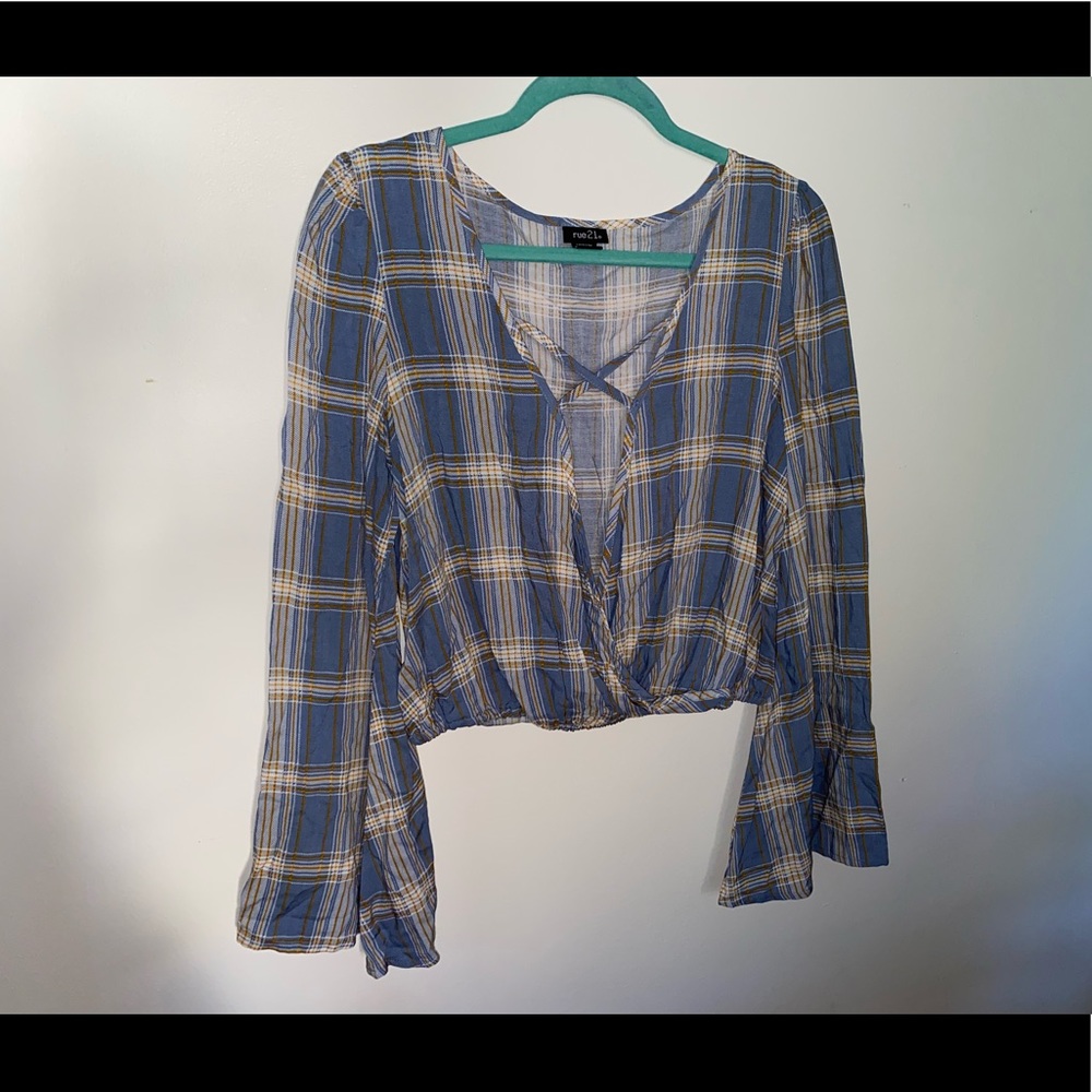 Cropped long sleeve blouse